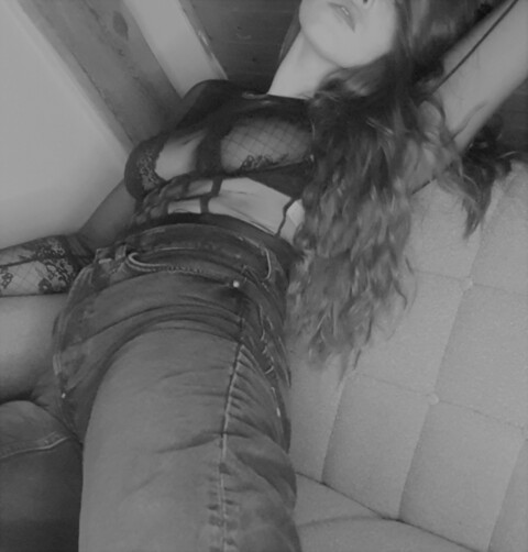 thatgirlanna98 avatar